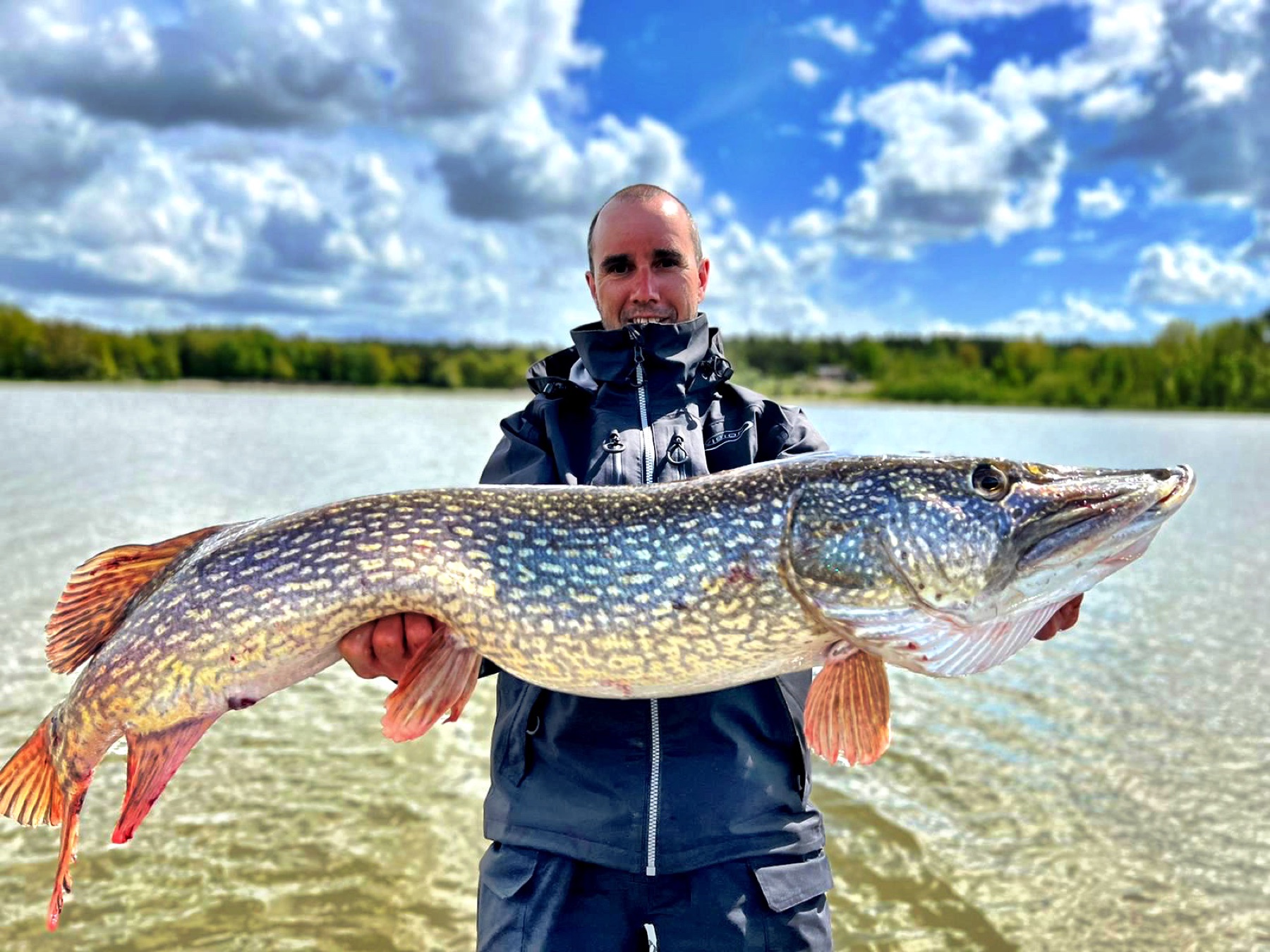 Gäddfiske i Lake Sibbo